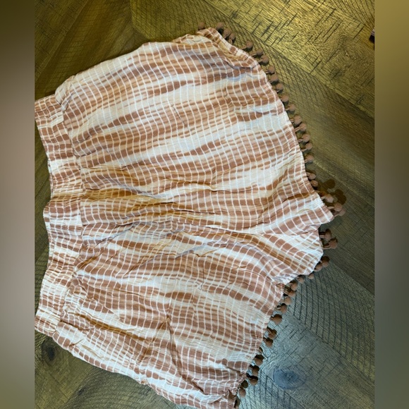 Stylish Coral Pom-Pom Trim Women's Shorts - Picture 6 of 10